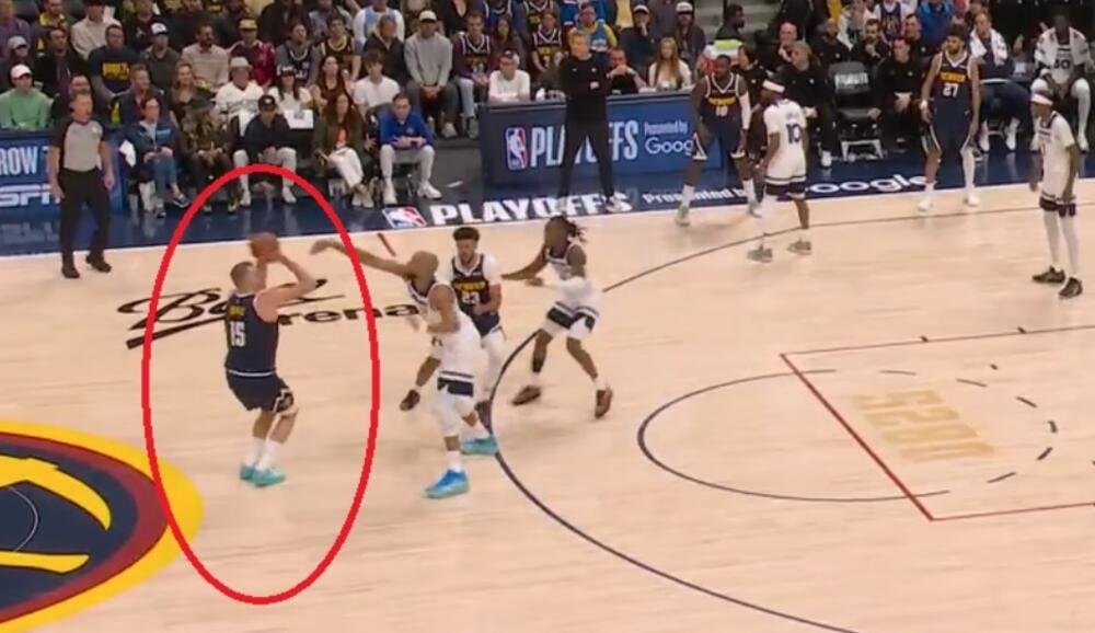 Svima popadale vilice u dvorani: Jokić u poslednjoj sekundi, gotovo sa centra, ovo skoro nismo videli! (VIDEO)