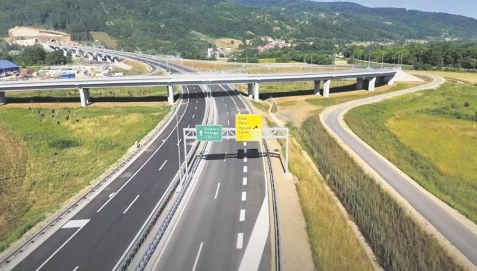 AMSS: Povoljni uslovi za vožnju, umeren saobraćaj