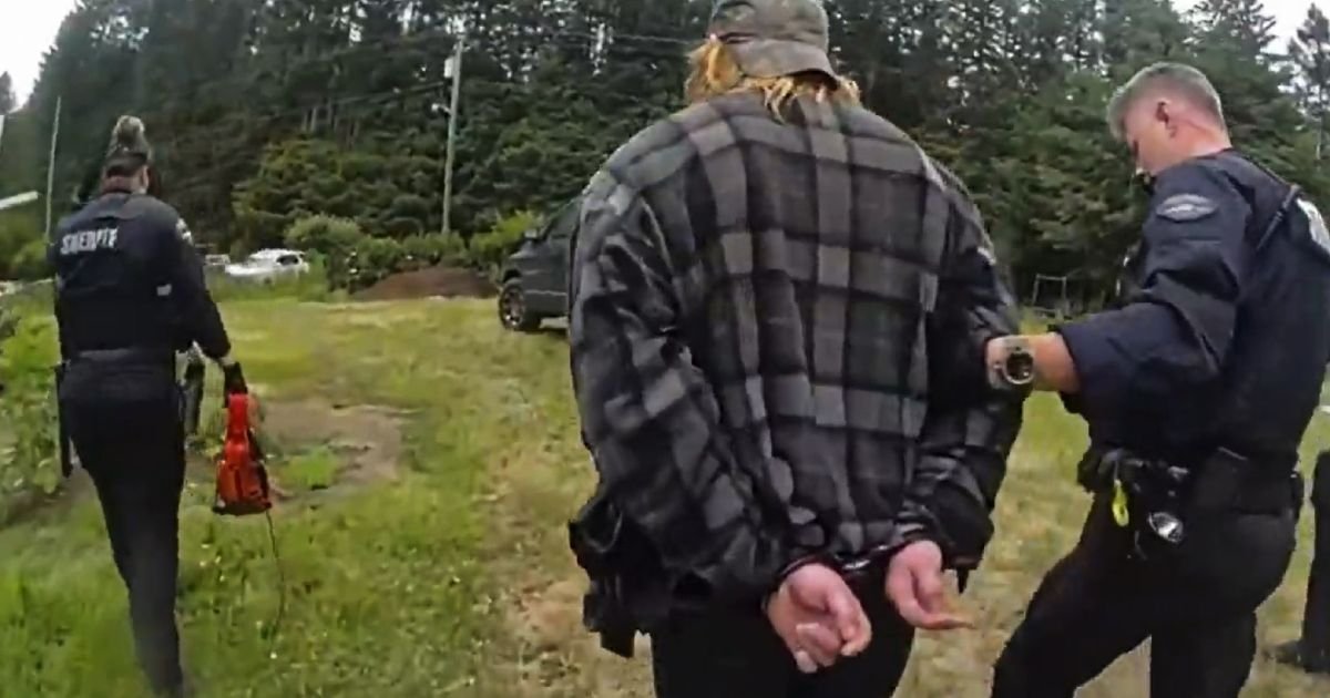 Ubio trudnu radnicu motornom testerom u prodavnici, pa uradio nešto nezamislivo: Sad ga stigla najteža kazna