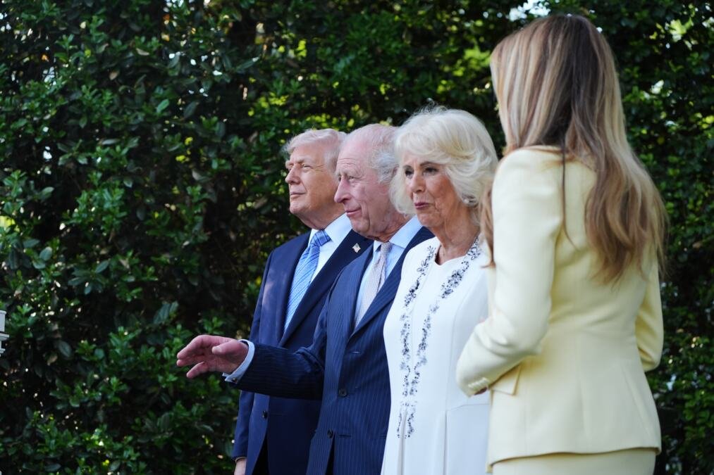 SASTANAK KRALJA ČARLSA TREĆEG SA TRAMPOM I OBRAĆANJE KONGRESU Britanski monarh sa kraljicom Kamilom otpočeo četvorodnevnu posetu Americi (FOTO, VIDEO)