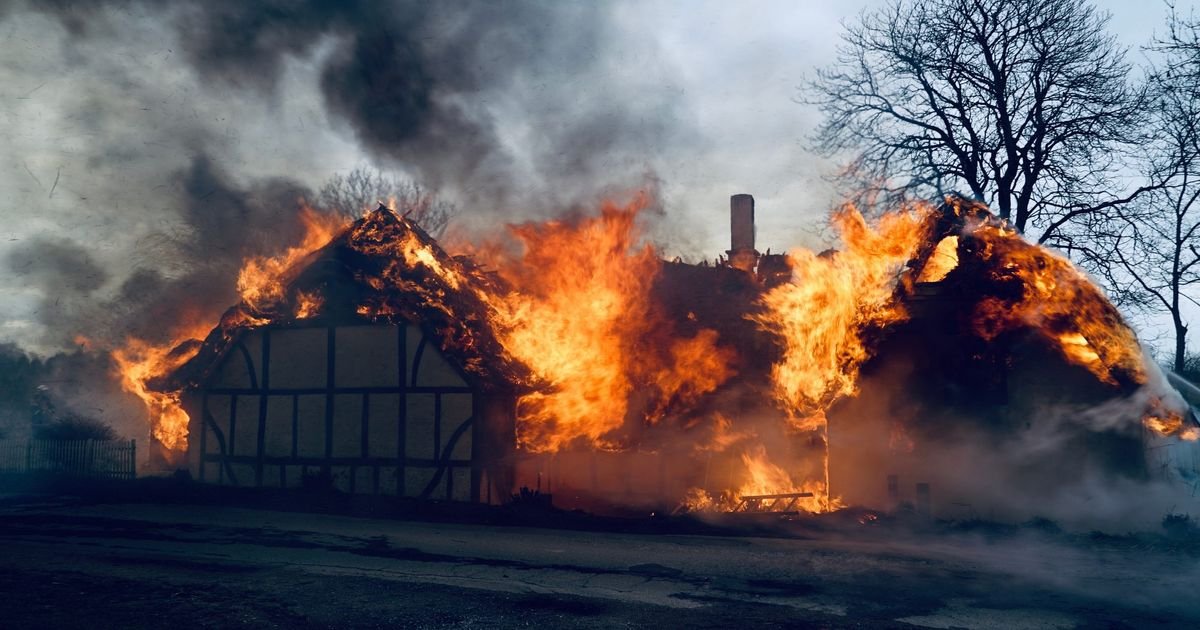 IZGORELO CELO SELO NA BALKANU, Anđela i njene komšije u trenu ostali bez svega: "Ovo je pakao na zemlji"