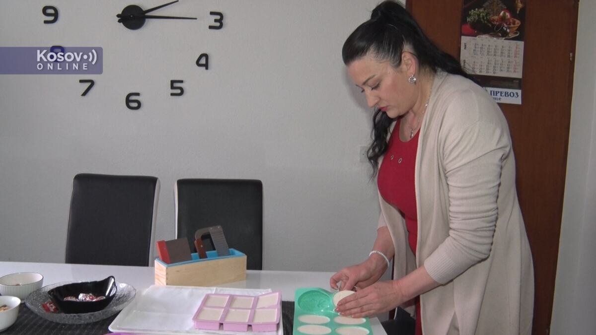 ARSIĆI SU DRŽALI PČELE ONOLIKE GODINE, A NIJE IM PALO NA PAMET DA OD TOGA MOGU I OVO DA NAPRAVE! Sve dok nisu dobili poklon, a onda je sinula ideja (FOTO/VIDEO)