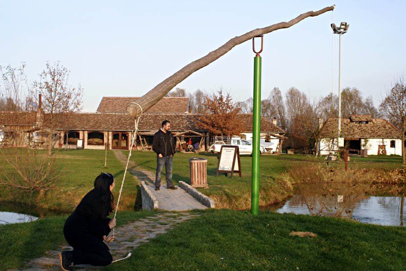 Zver iz dubina zaprepastila turiste u ovom mestu u Srbiji: Pogledajte šta se krije u vodi!