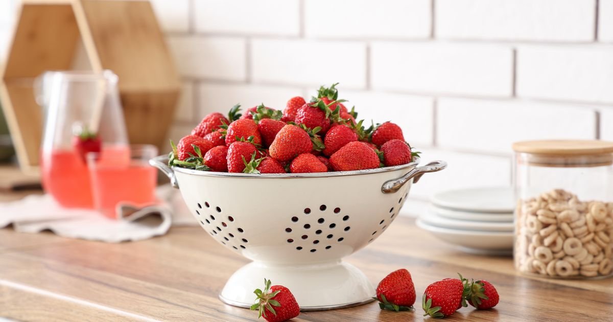 SRBI OPREZ! Vlada najveća prevara sa jagodama: Ključni trag je na dnu gajbe