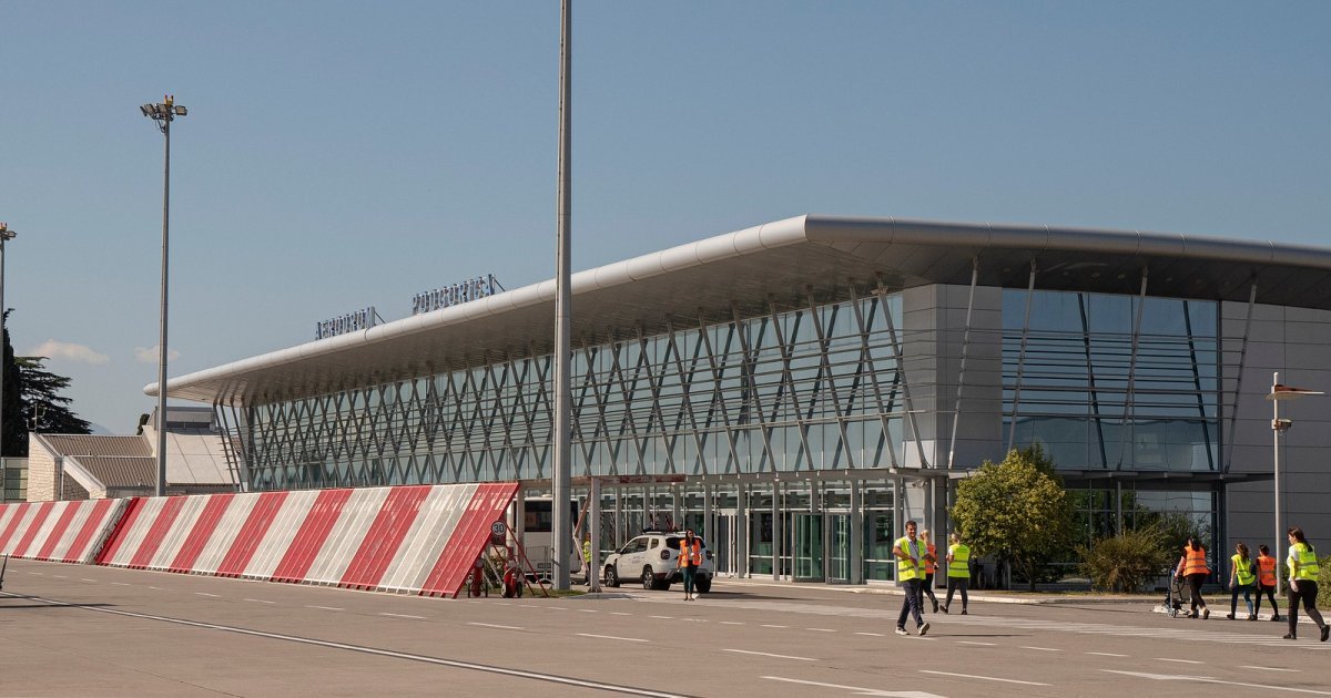 Crnogorac uhapšen na aerodromu u Podgorici sa falsifikovanim dokumentima kupljenim na tzv. Kosovu