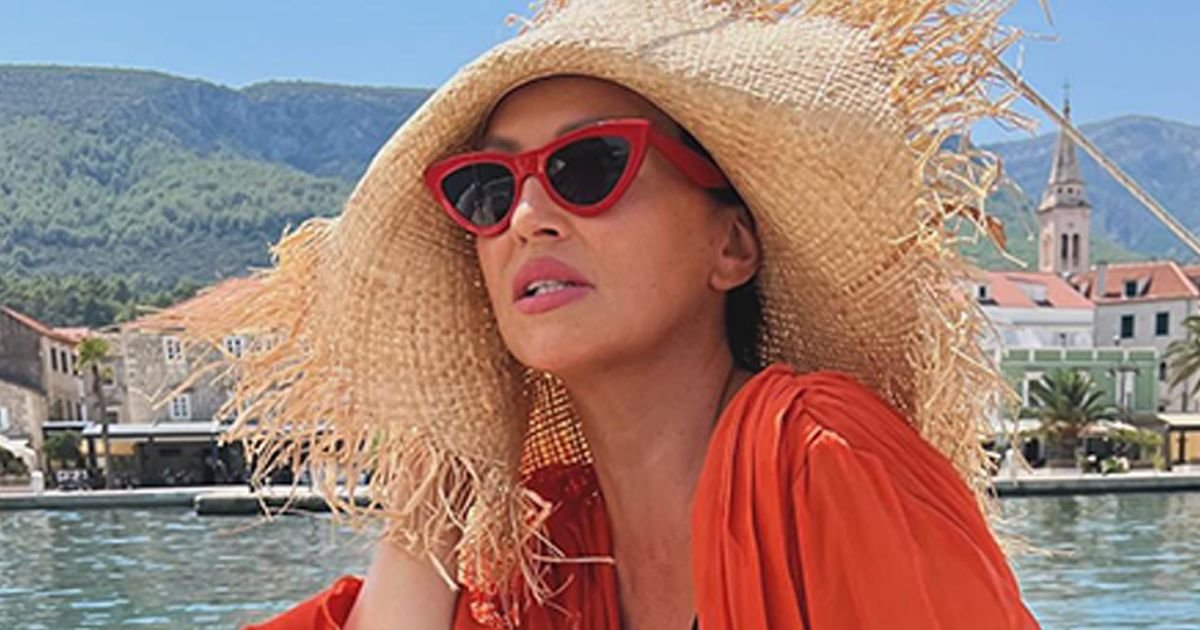 Poznata pevačica ostala bez publike na nastupu: Gazda nije hteo da joj isplati ni dinar!