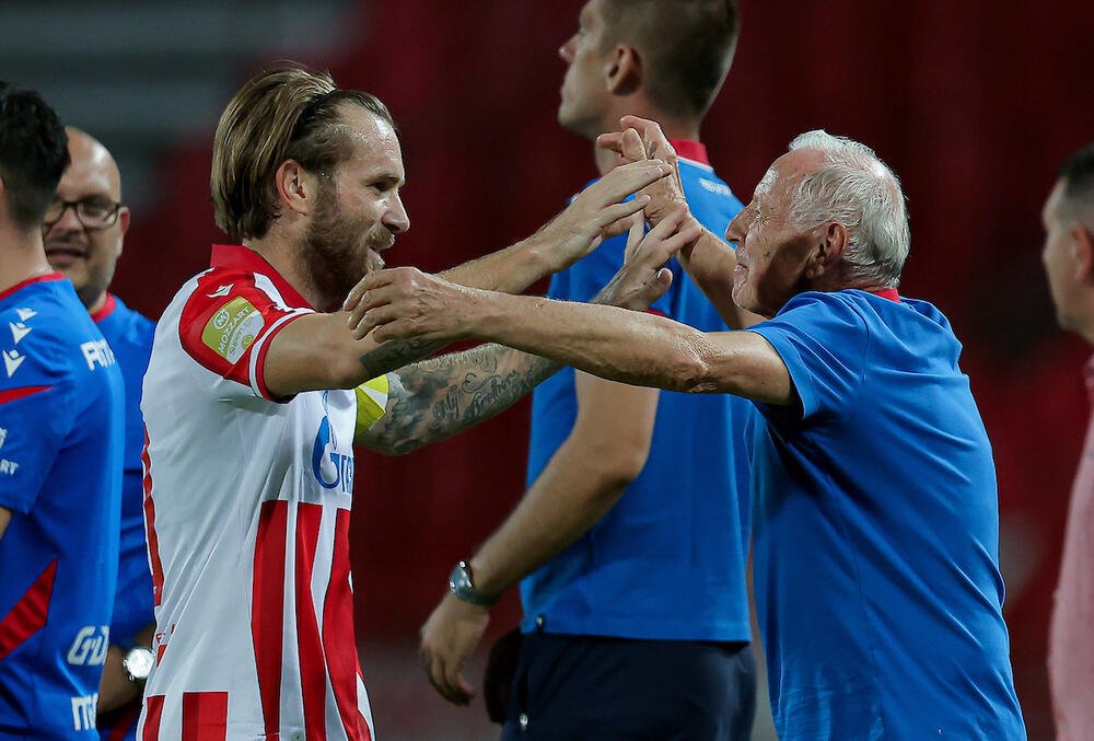 Kakva provokacija Zvezde: Naš Stole ima isto titula koliko i Partizan (FOTO)