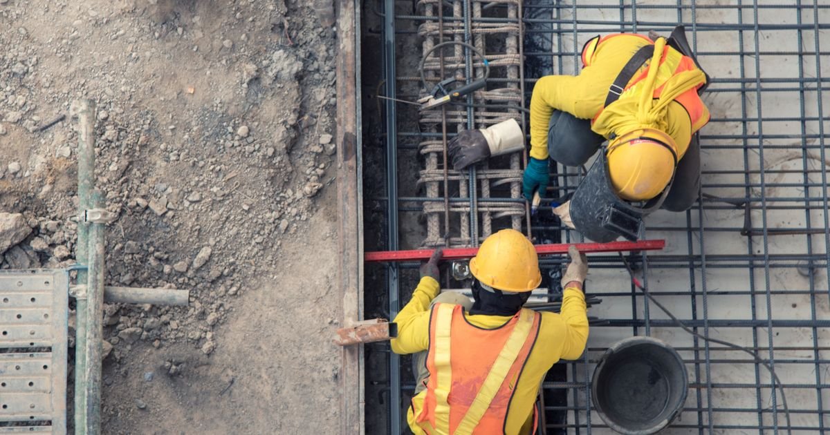 Nišlijka ruši predrasude: Ona je jedna od retkih žena u građevini, u posao uvela i robota