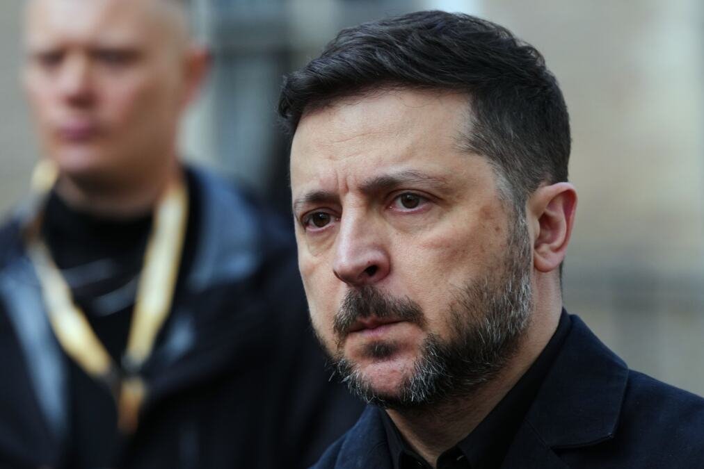 ZELENSKI NAREDIO SLANJE 50.000 ROBOTA NA FRONT: "NAREDNI VELIKI KORAK U RATU"! Ukrajinski predsednik zahteva od Generalštaba da ispuni zadati cilj (FOTO)