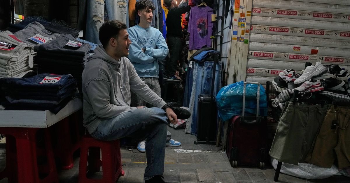 Iran na ivici ekonomske krize: Više od milion ljudi ostalo bez posla, cene hrane vrtoglavo rastu