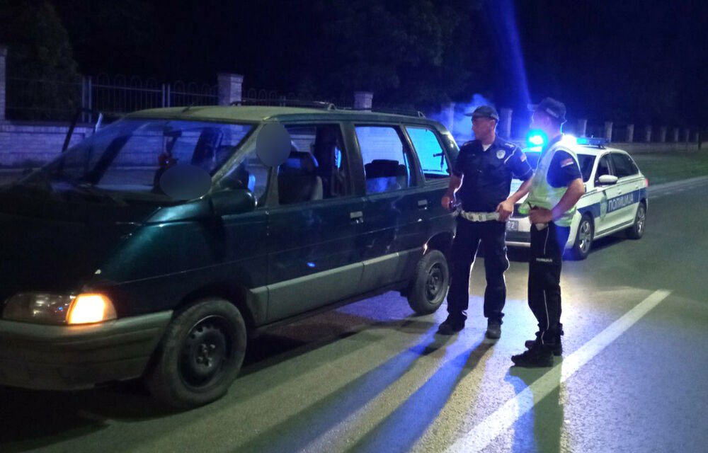 BEZ VOZAČKE, PUNIM GASOM USMRTIO ČOVEKA: Uhapšen tinejdžer iz Zrenjanina, divljao "jamahom" pa pravo na pešaka