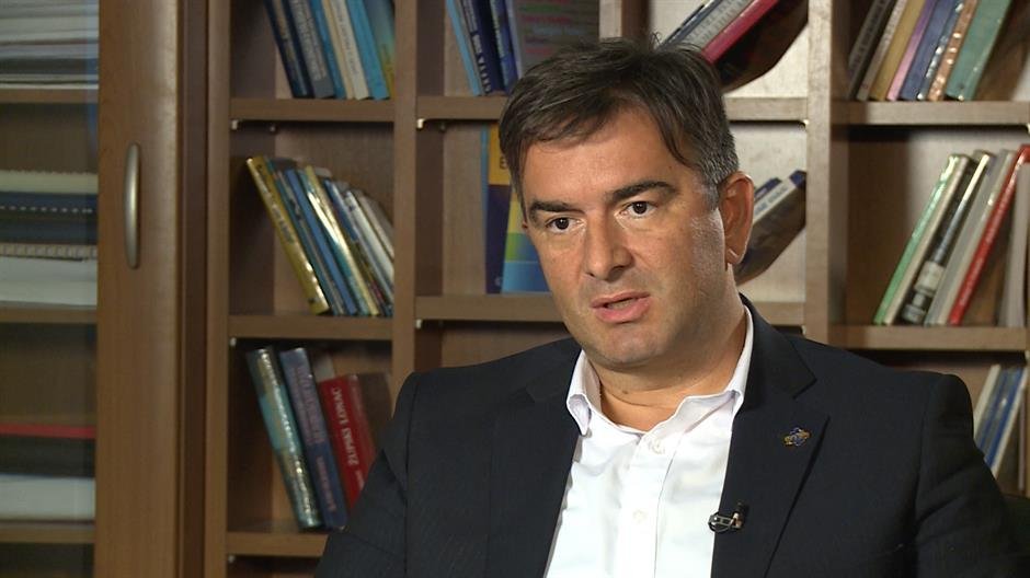 Medojević mora da plati Spajiću 3000 evra, a on će taj novac da da za mrke medvede