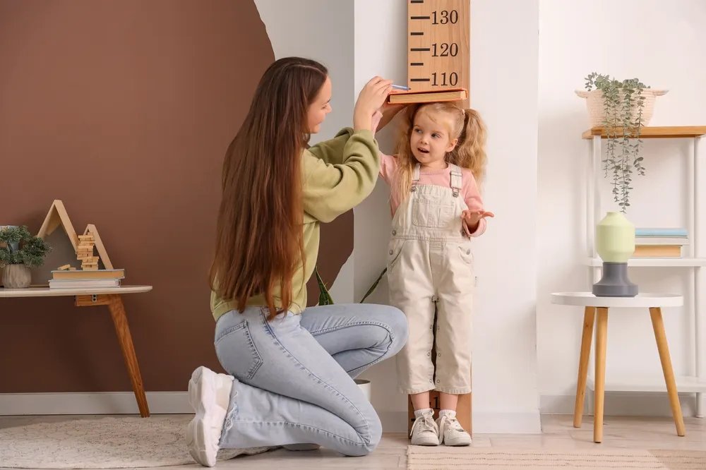 Kad je dete niže u odnosu na vršnjake - znak koji može ukazati na poremećaj rasta