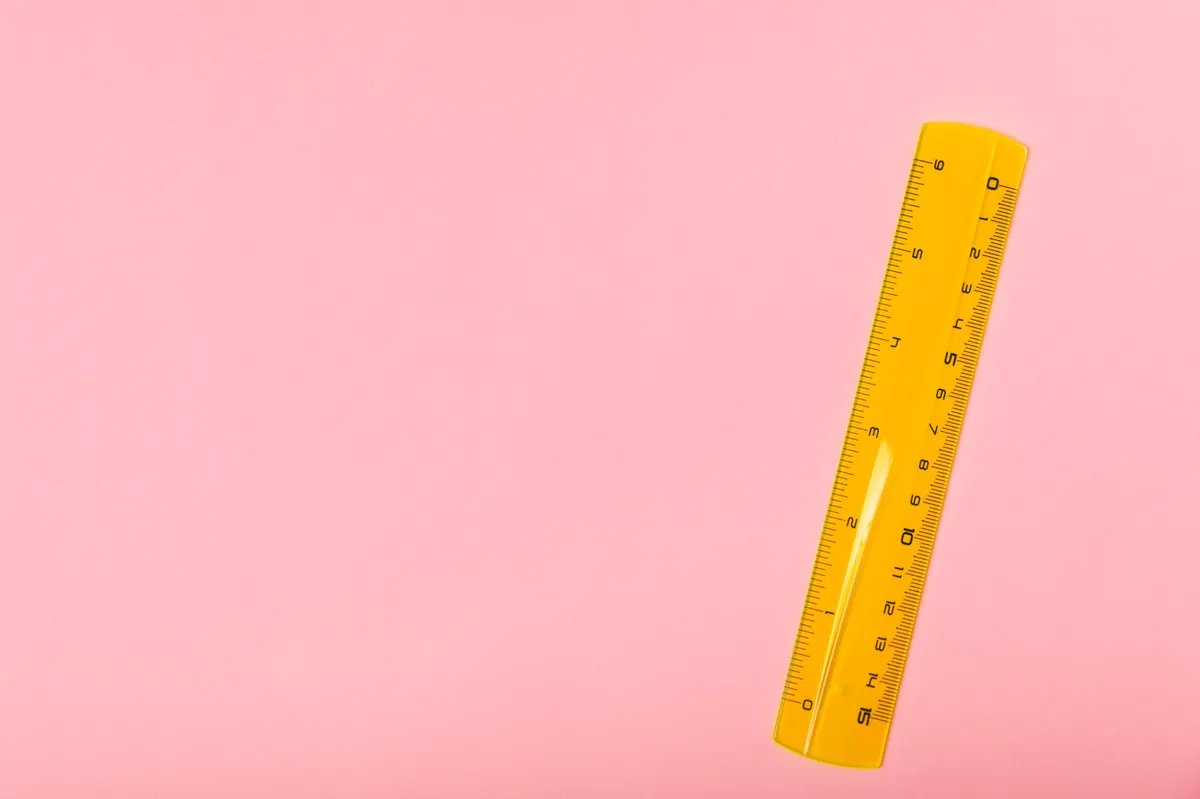 Zašto postoji razmak pre nule na lenjiru?