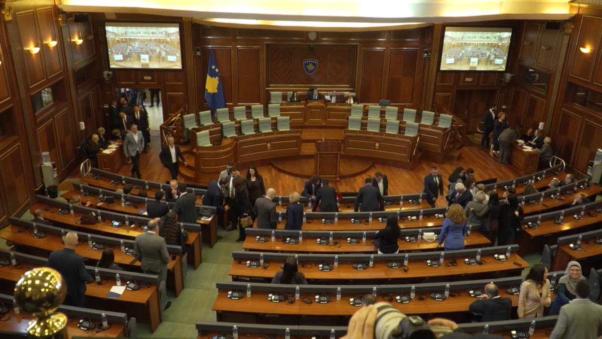 Zbog nedostatka kvoruma, ponovo prekinuta sednica o izboru predsednika Kosova, nastavak u 19h