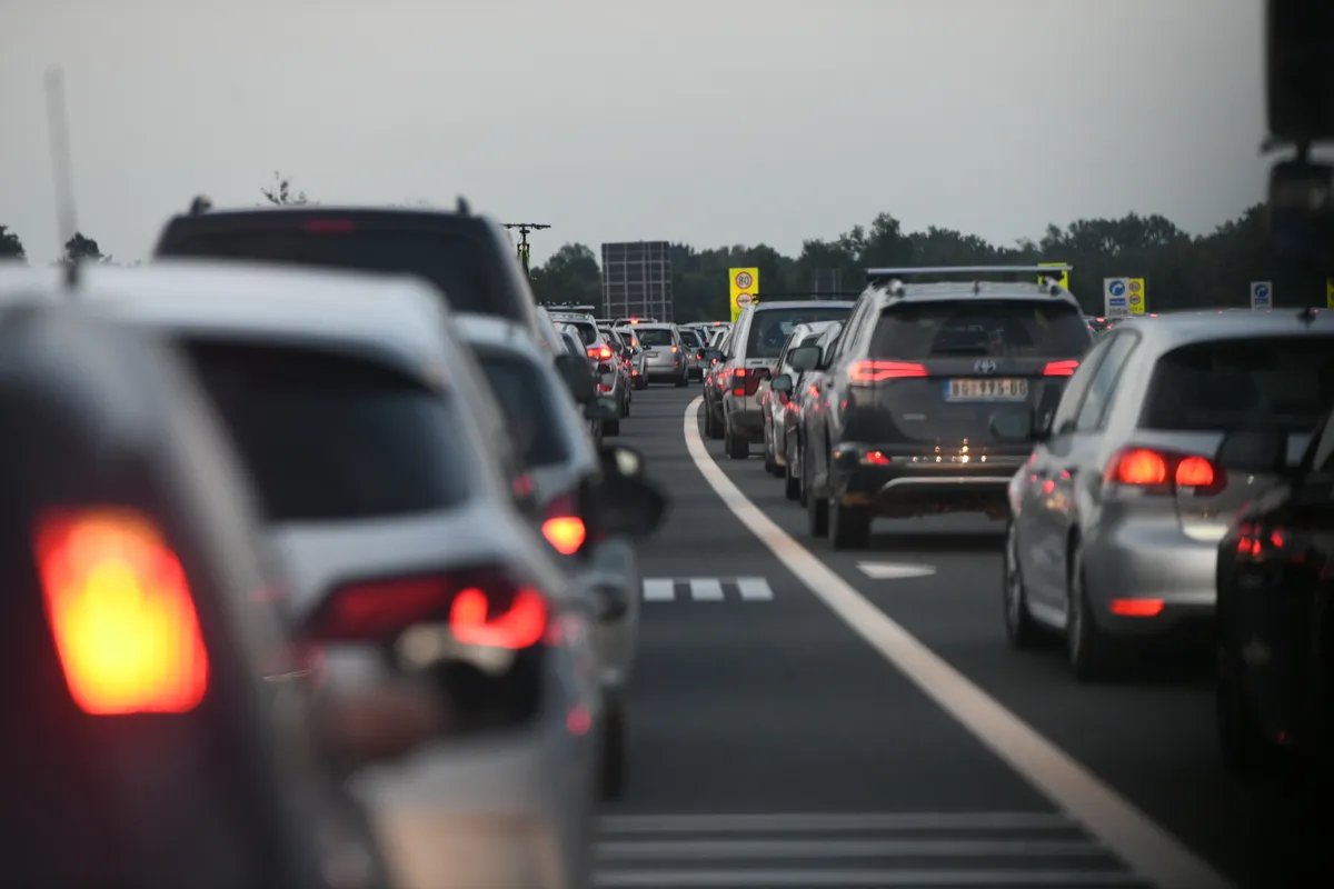 VIDEO Novo upozorenje na putu Požarevac-Golubac: Društvenim mrežama kruže snimci vožnje u kontra smeru po srpskim putevima