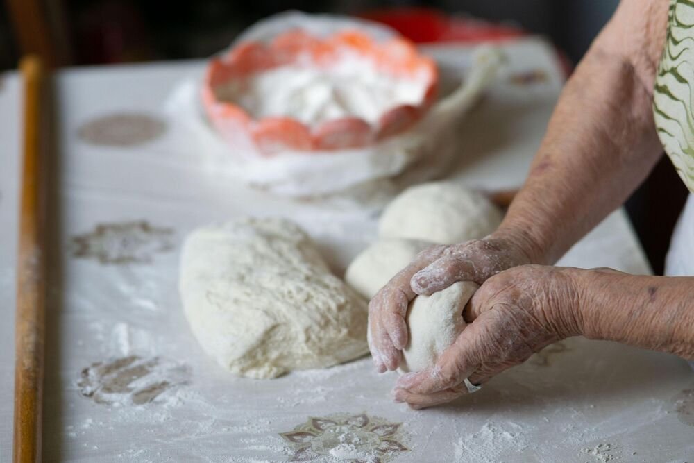 Ne zna se da li bolje idu uz ajvar ili džem: Pogačice lepše od onih iz pekare, mekane ko duša i uvek dobar izbor