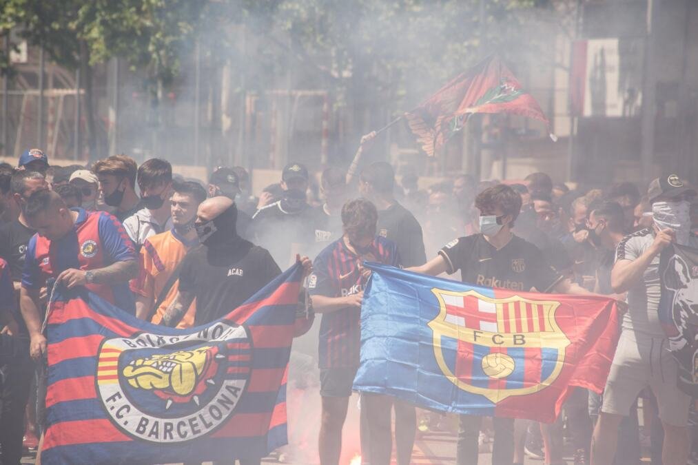 USPON I PAD JEDNE OD NAJOZLOGLAŠENIJIH NAVIJAČKIH GRUPA: Ni ubistva, ni nasilje, već čuvene svinjske glave koštale su ih raspada