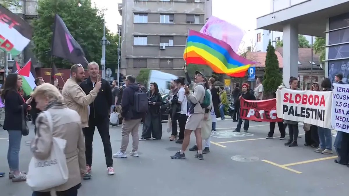 Protest ispred RTS-a: Okupljeni pozivaju na bojkot Evrovizije