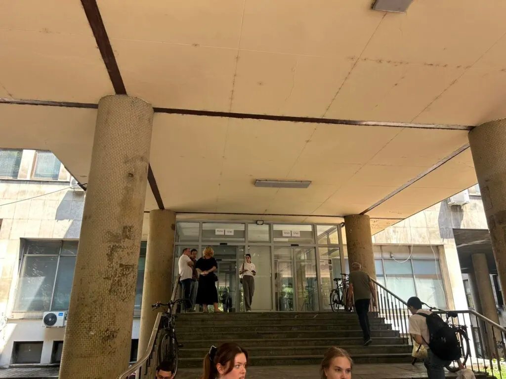 Oglasio se MUP o uvredljivim grafitima na Hemijskom fakultetu u Beogradu