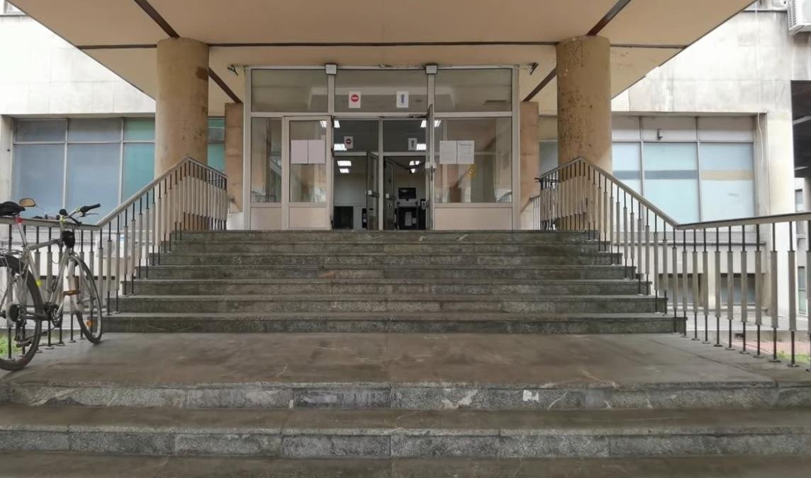 ISPISANI GRAFITI NA HEMIJSKOM FAKULTETU Policija radi na identifikacija počinilaca