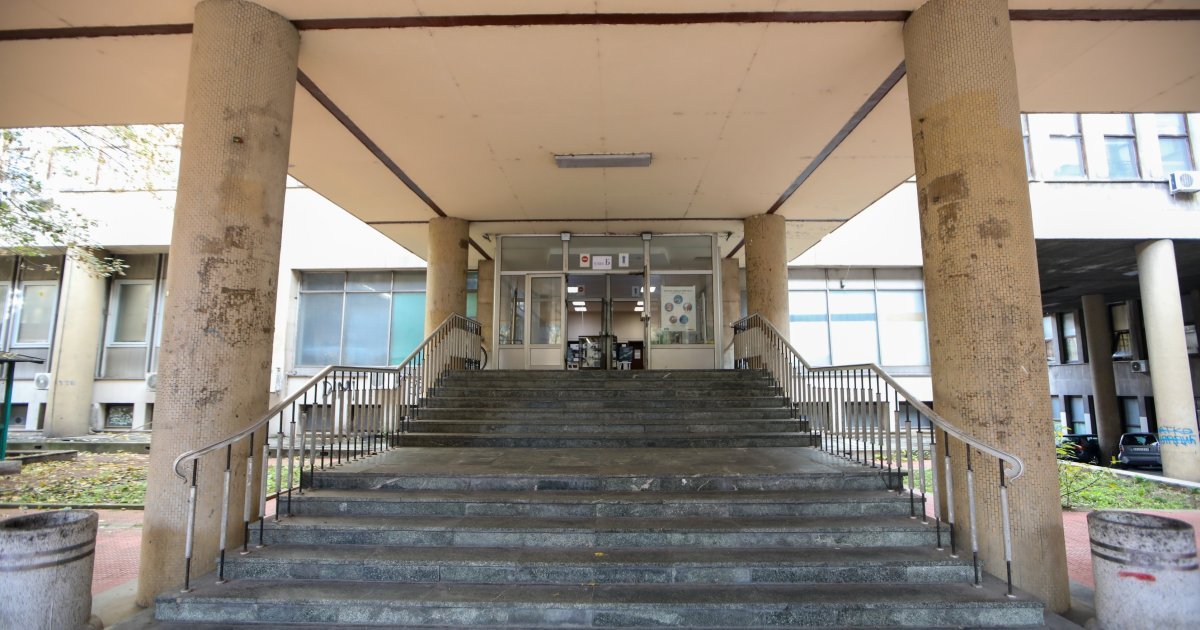 MUP: Policija radi na identifikovanju osoba koje su ispisale grafite na Hemijskom fakultetu