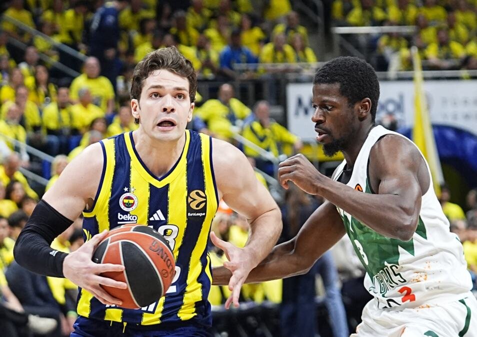 FENERBAHČE UBACIO U F4 MOD: Aktuelni šampion na krilima Biberovića savladao Žalgiris