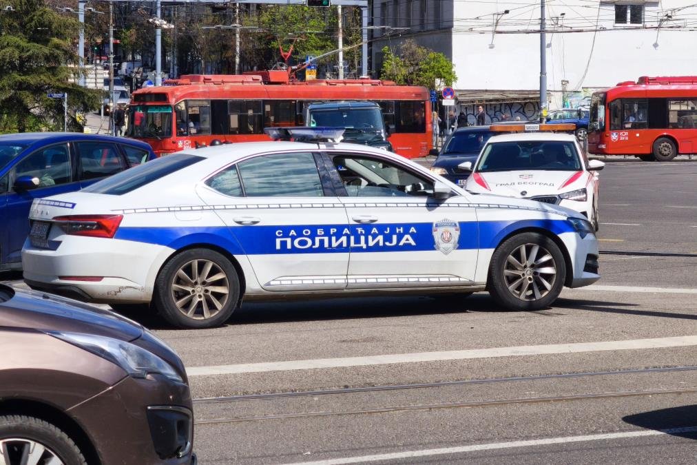 PRESRETAČ "ULOVIO" VOZAČA U VRČINU Prvo su mislili da je samo prekoračio brzinu, a onda su mu pregledali auto i šokirali se