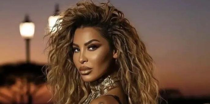 VODI SUROVE RATOVE U ELITI, VAŽI ZA MILJENICU PUBLIKE I JEDNU OD NAJATRAKTIVNIJIH DEVOJAKA! Aneli Ahmić promenila lični opis, ovako je izgledala pre operacija