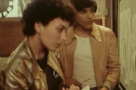 Vrelu scenu s Draganom Nikolićem snimila bivšem u inat: Čuvena Senka iz "Nacionalne klase" završila dva fakulteta, a evo kao sada izgleda