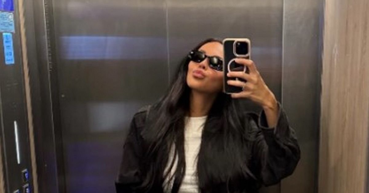 Ova fatalna crnka udata je za unuka Šabana Šaulića: Pozirala u liftu golog stomaka, svi su u šoku kako izgleda