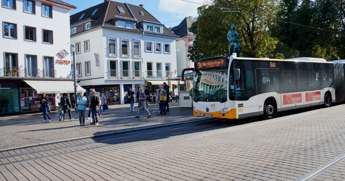 Šest od deset Nemaca štedi zbog inflacije: Najviše se odriču restorana, goriva i putovanja
