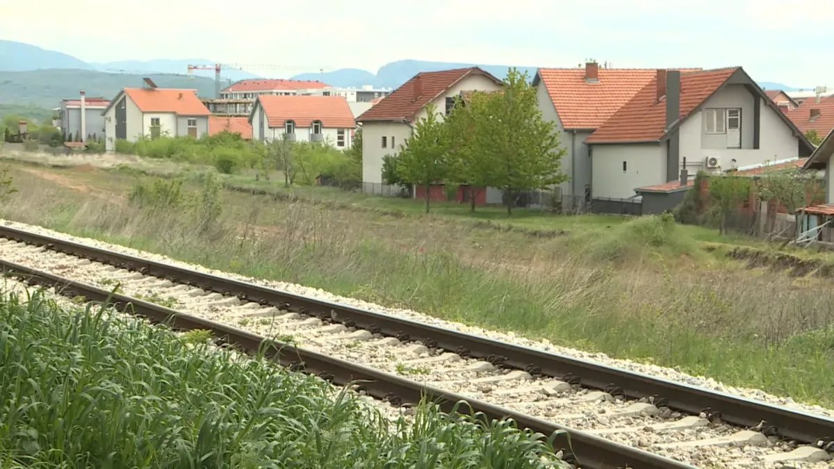 Grad Niš odustaje od aktuelnog plana o rušenju kuća uz postojeću prugu, ali postoji još nejasnoća