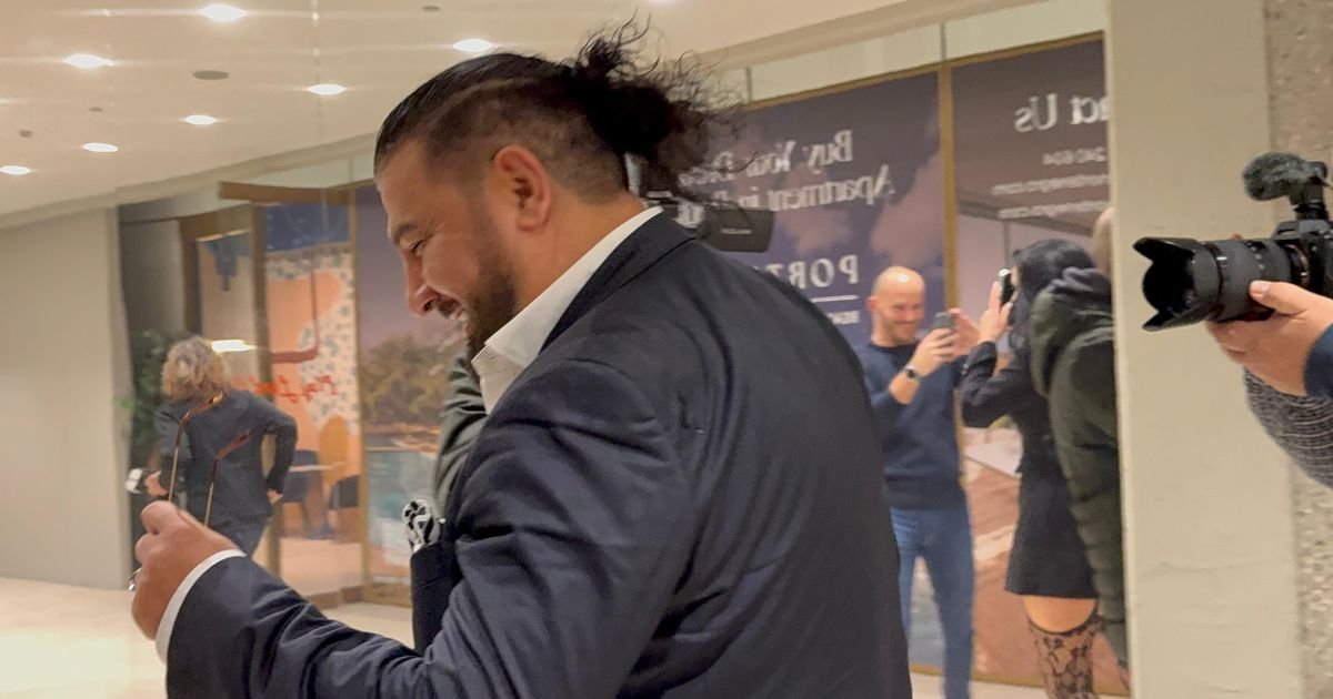 "Nepismen sam, svi znaju" Pevač zgrće milione a ima samo 3 razreda škole: Deci dao neobična imena "Poršej..."