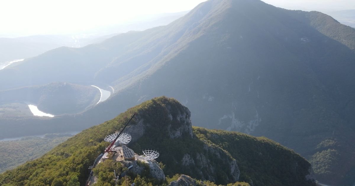 Baš kao u najlepšoj bajci: Ovo je ljuljaška u Srbiji sa nestvarnim pogledom