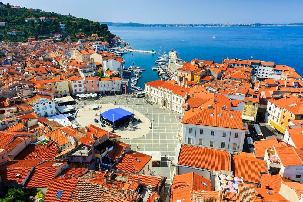 Nova taksa u letovalištu koje Srbi obožavaju! Plaća se 200 evra po danu, sad će mnogi razmisliti 2 puta