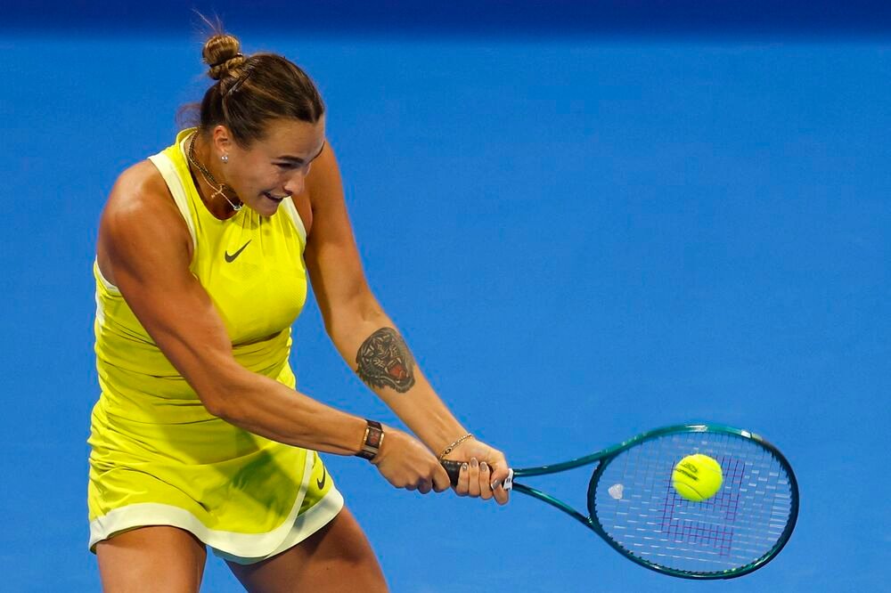 Šta to beše ženski tenis: Sabalenka jače udara od Alkaraza, Sinera i Đokovića! Šokiraće vas brzina njenog forhenda