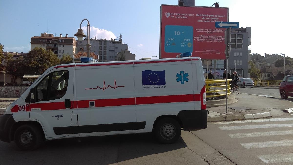 "VOZE BRZO, ČAK I SA SLUŠALICAMA U UŠIMA" Teška noć za nišku Hitnu: 6 povređenih u 4 saobraćajke!