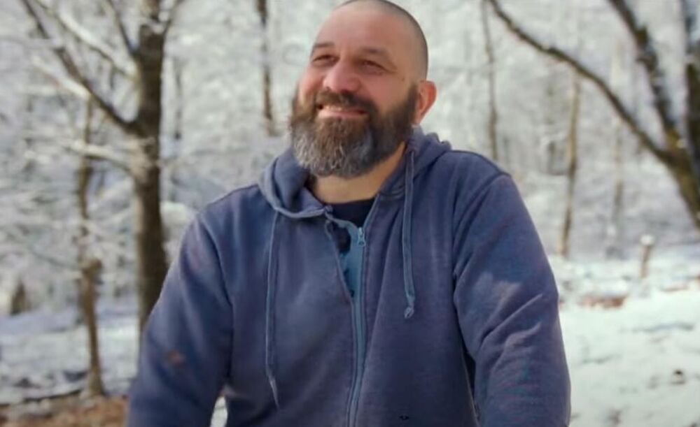 NIKOLA SE ODREKAO SVEGA I OTIŠAO DA ŽIVI U ŠUMI SA DEVOJKOM, A SAD... Javnost šokirana, ovo niko nije očekivao!