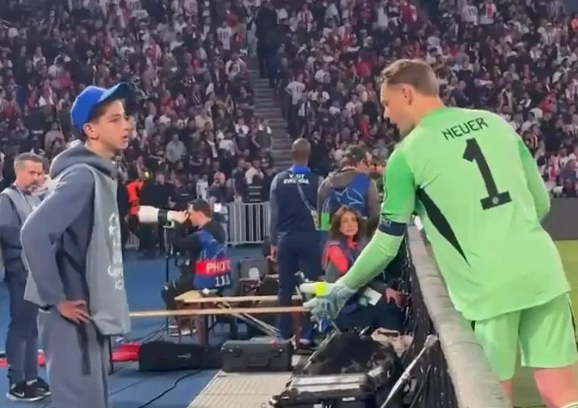 VIDEO Ovo se nije videlo u prenosu: Pogledajte šta je sakupljač lopti uradio Nojeru u Parizu