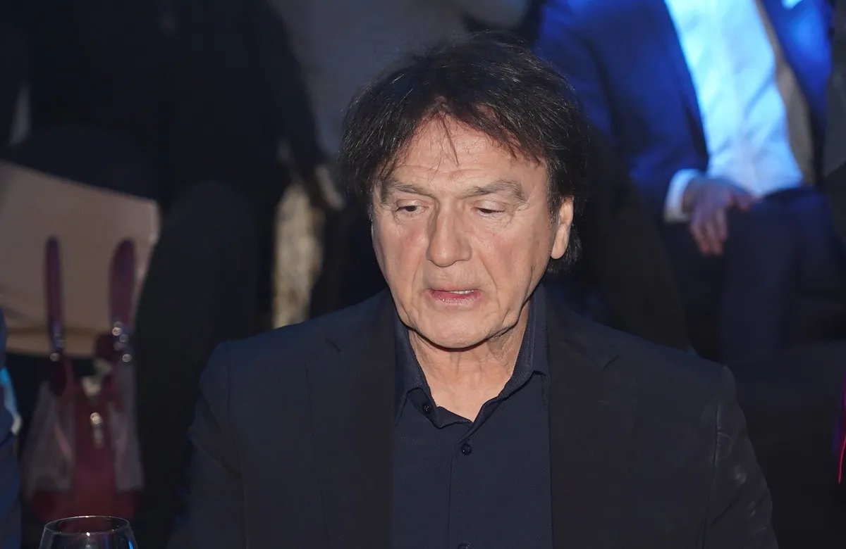 Optuženi napadači koji su bacili bombu na kuću Zdravka Čolića: Dvojici preti robija, treći pušten iz pritvora