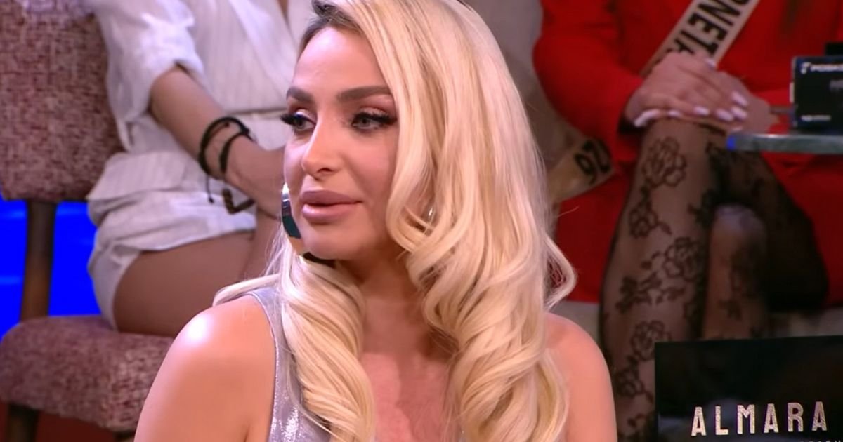 "Prišao je i liznuo me" Maja se prisetila situacija sa scene, pomenula i bivše devojke supruga: “Neka dođu"