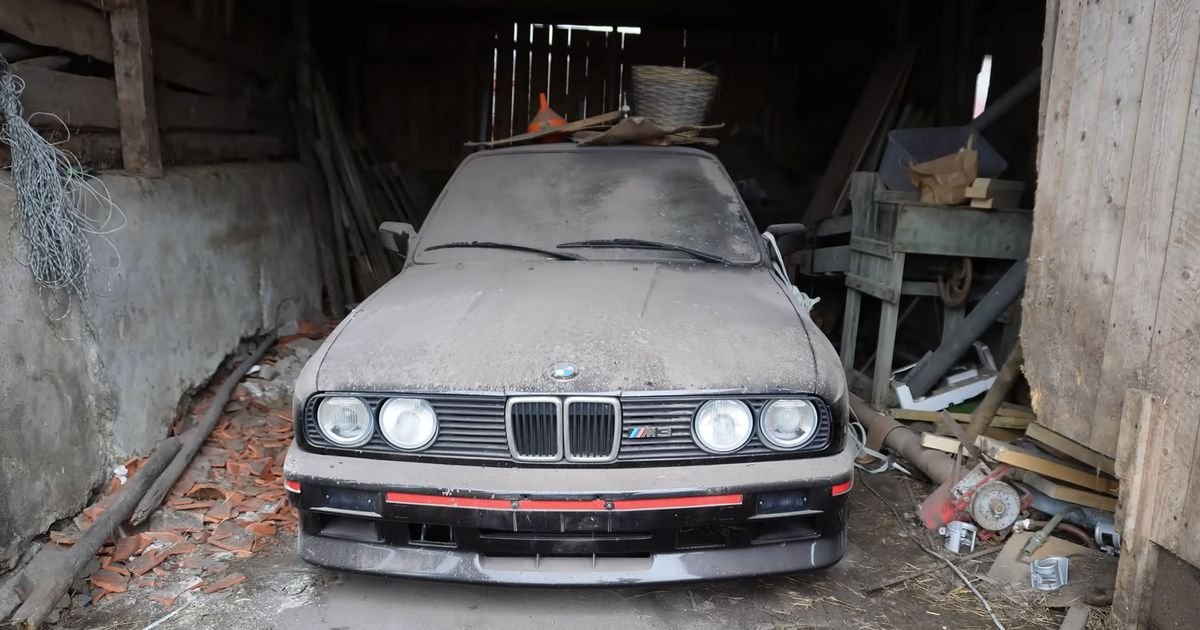 Otvorio štalu, "našao" MONSTRUMA: Ovaj čuveni BMW iz prašine vredi stotine hiljada evra
