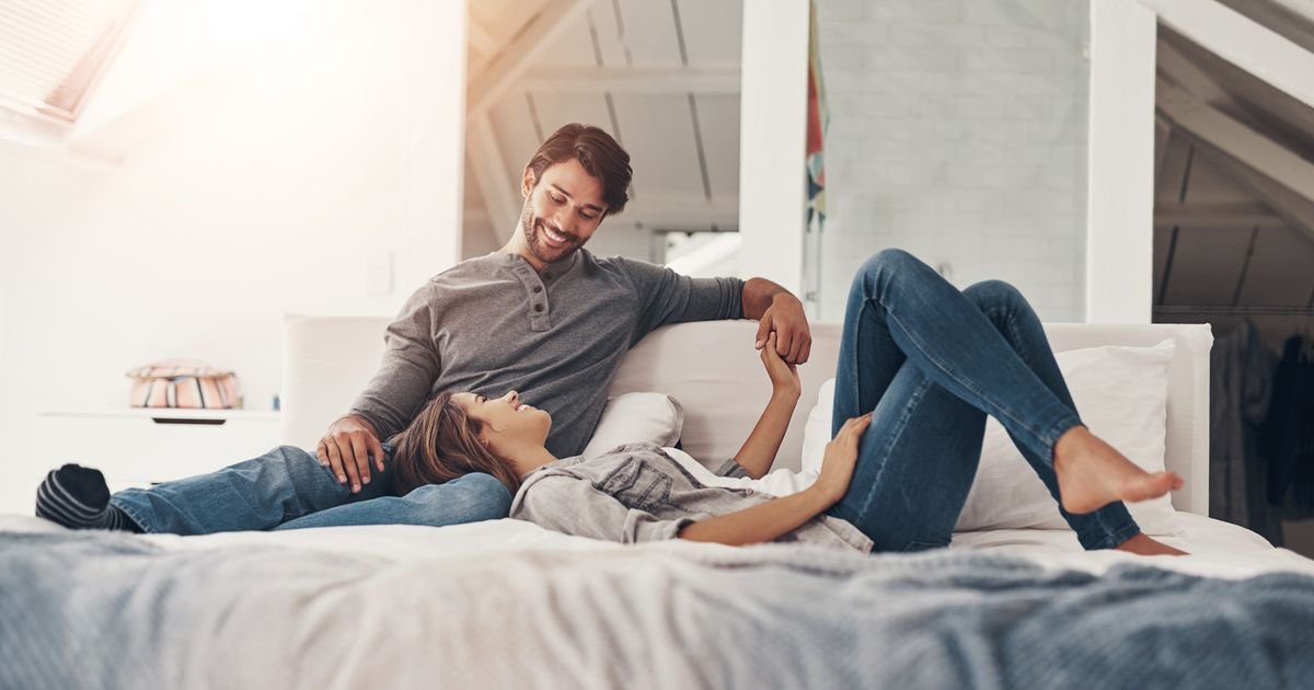Kako da razgovarate sa partnerom o intimnosti bez neprijatnosti: 5 rečenica koje mogu da promene vaš odnos