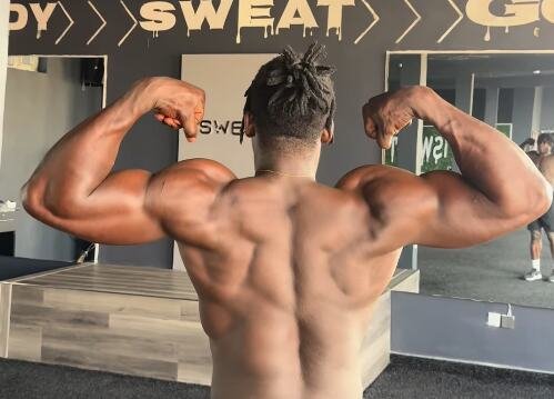 JEDNA OD NAJLUĐIH PRIČA U ISTORIJI SPORTA! Čuveni klub angažovao igrača koji nikada nije odigrao utakmicu! Da, dobro ste pročitali... On je ČUDO PRIRODE