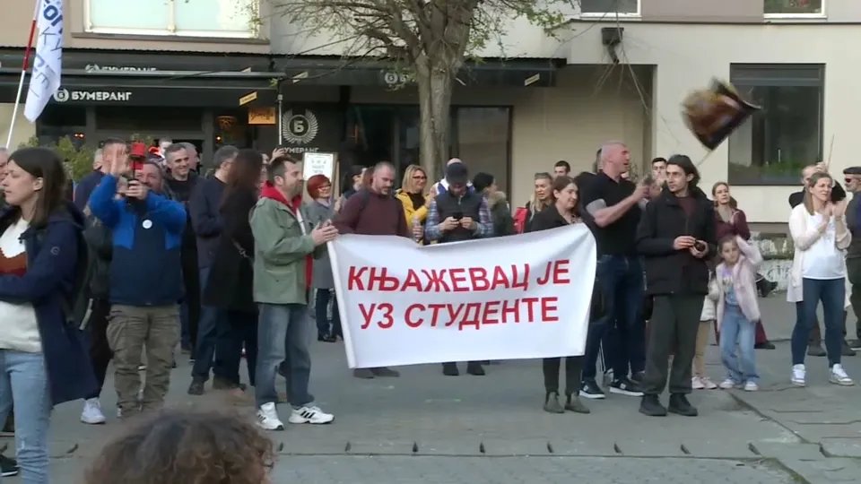 Lista "Knjaževac uz studente": Član SNS napao našu aktivistkinju tokom ponovljenih izbora