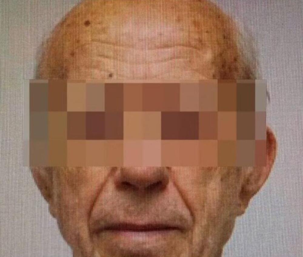 OVO JE DEDA (89) KOJI JE IZAZVAO HAOS U CENTRU ATINE: Rešetao kao kauboj, pa dao ŠOK IZJAVU - "SAMO SAM ŽELEO..."