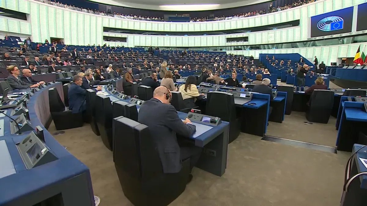 Politico: MEPs slam European commissioner’s trip to Serbia