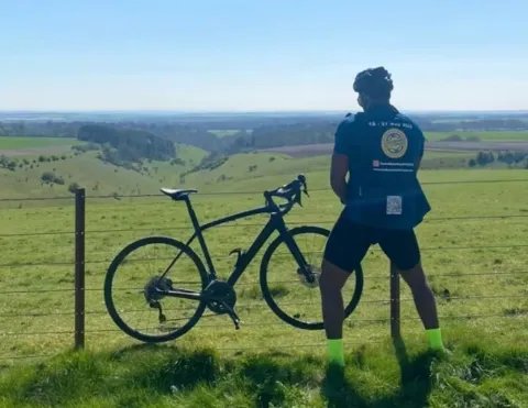 Ima više od 500 mečeva u Premijer ligi, a danas bi ga retko ko prepoznao: Sa 48 godina izgleda kao mašina i puca od snage FOTO