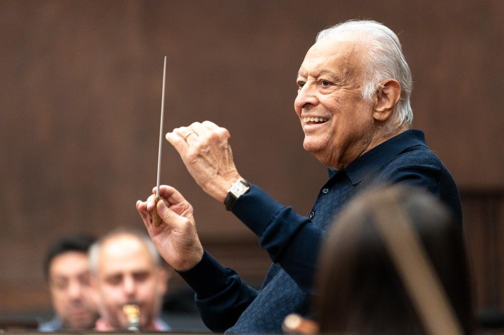 Najslavniji dirigent na svetu puni 90 godina: Beogradska filharmonija uputila čestitke Zubinu Mehti povodom rođendana